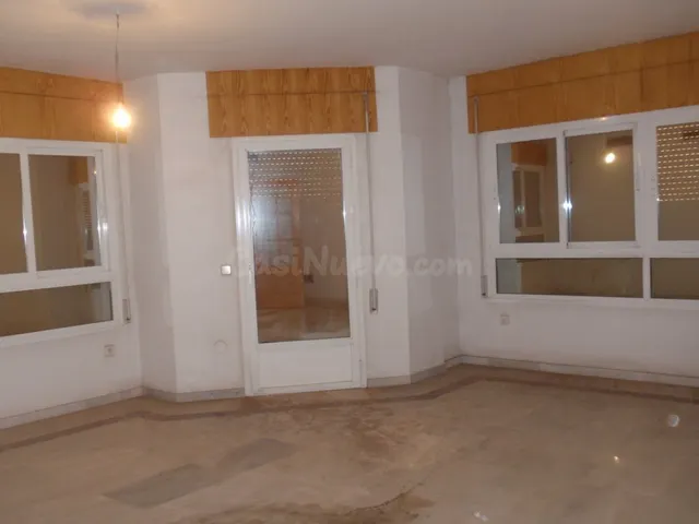 190 m2 DE VIVIENDA + 2 GARAJES SITUADA EN PLENO CENTRO DE EL