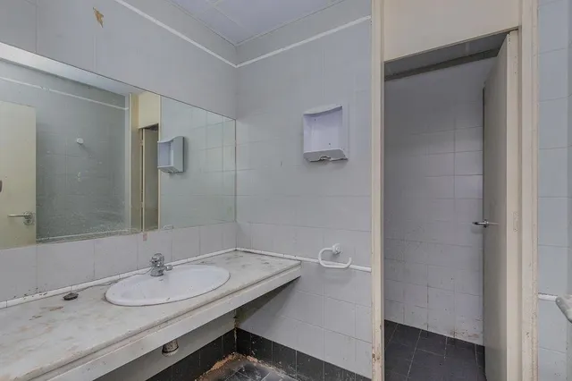 Local comercial 49m² en venta - Extremadura — 10