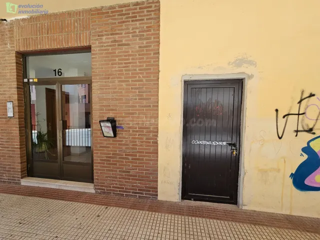 SE VENDE LOCAL EN SORIA - foto 2