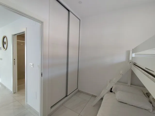 Casa adosada en venta en Bigastro con 3 dormitorios, 3 baños, solárium privado de 39 m2 y piscina comunitaria — 9