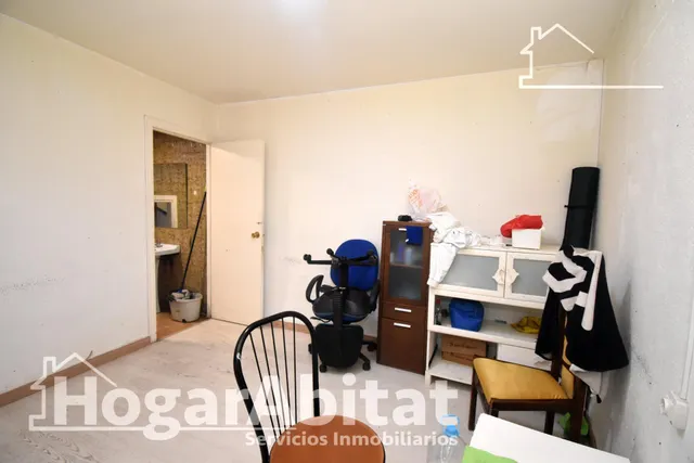 AMPLIA CASA PARA REFORMAR CON 7 DORMITORIOS EN EL CENTRO — 18