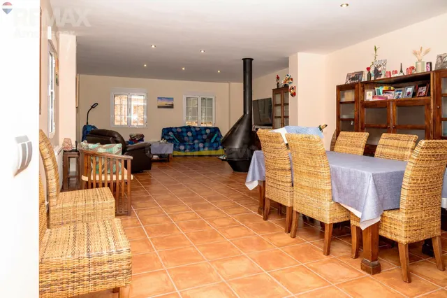 Casa en venta en Alfafara con 562 m2 y gran potencial - foto 3