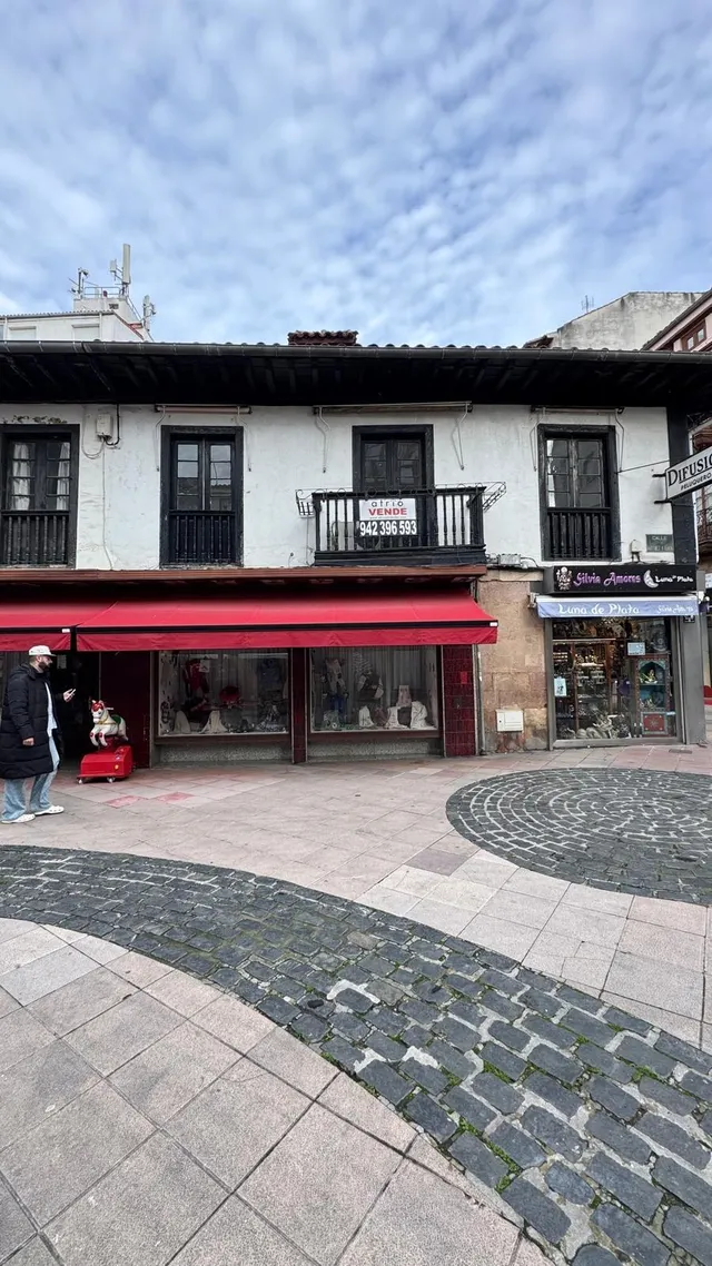 PRIMER PISO DE 146 M. ÚTILES EN LA ZONA MÁS CENTRICA DE TORRELAVEGA — 6