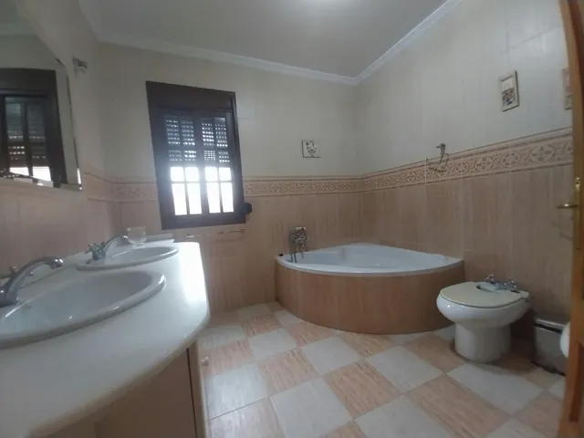 Se vende chalet en una sola planta cuatro habitaciones en Algeciras — 17