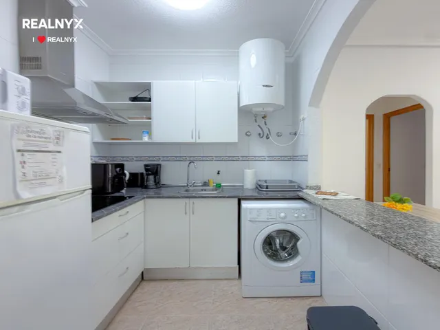 Encantador apartamento tipo bungalow con amplia terraza y licencia turística + Piscina comunitaria + Amplio patio — 15