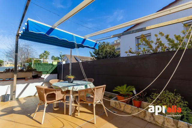 CHALET EN EL CENTRO DE SALOU 5 habitaciones — 24