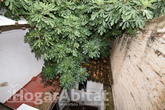 PARA REFORMAR EN EL CENTRO DE TORRENT CON PATIO Y TERRAZA — 36