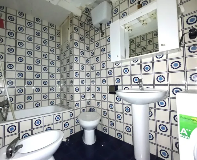Piso de 59m2 con PLAZA DE GARAJE. Distribuido en tres dormitorios, salón, cocina y baño — 7