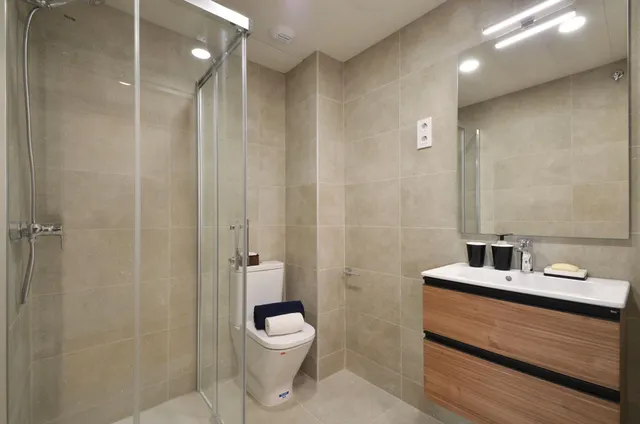NUEVA PROMOCIÓN - PISOS MODERNOS Y LUMINOSOS EN ENTORNO TRANQUILO — 15