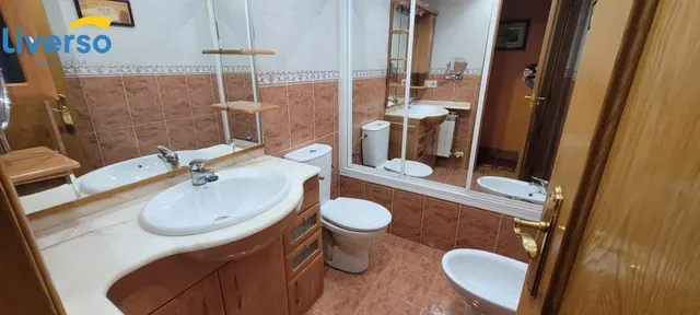 OS PRESENTAMOS ESTE MAGNIFICO DUPLEX EN BELORADO CON GARAJE INCLUIDO Y UNA HABITACIÓN EN LA PRIMERA PLANTA. — 6