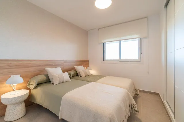 Apartamentos de 2 dormitorios con amplias zonas verdes y vistas al mar, zona Playa Flamenca — 17