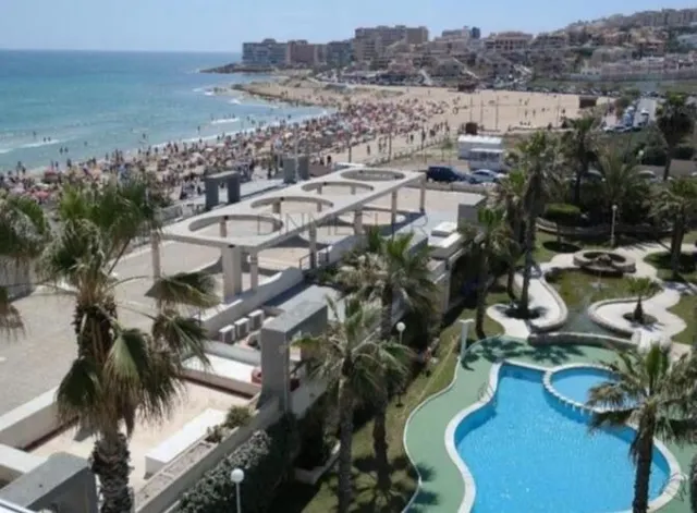Primera línea, Piscina, parking en La Mata! — 26