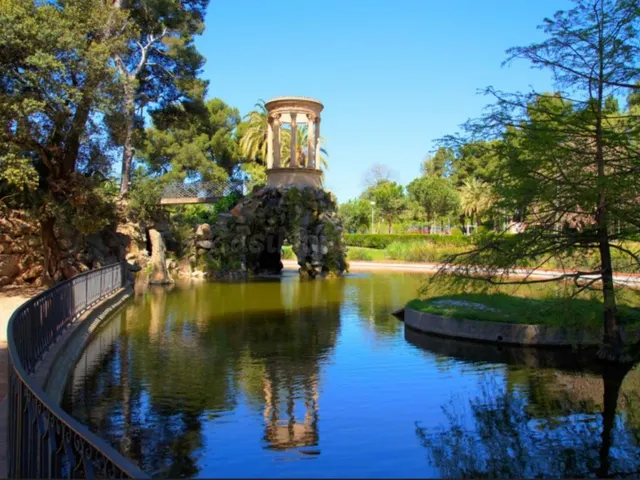 Exclusiva casa independiente de diseño con piscina, jardín y - foto 2