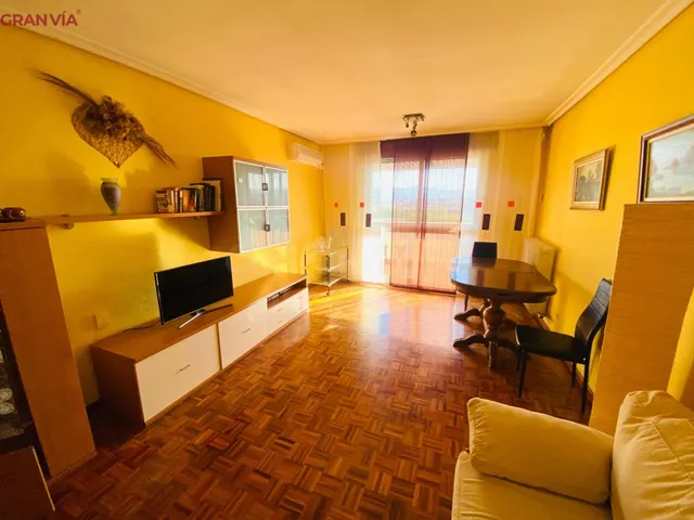 Amplio piso en venta en el centro de Logroño - foto 5