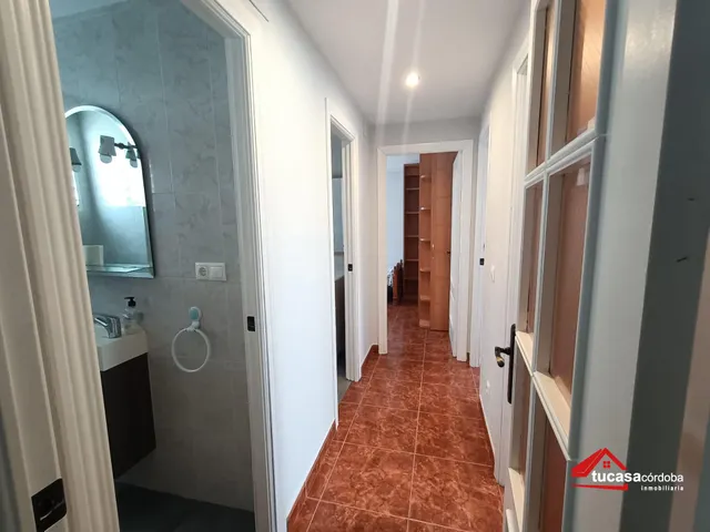 AMPLIO PISO DE 3 DORMITORIOS CON ASCENSOR EN LA FUENSANTA — 24