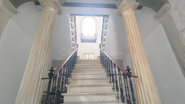 Majestuosa casa señorial para reformar en el centro históric - foto 2