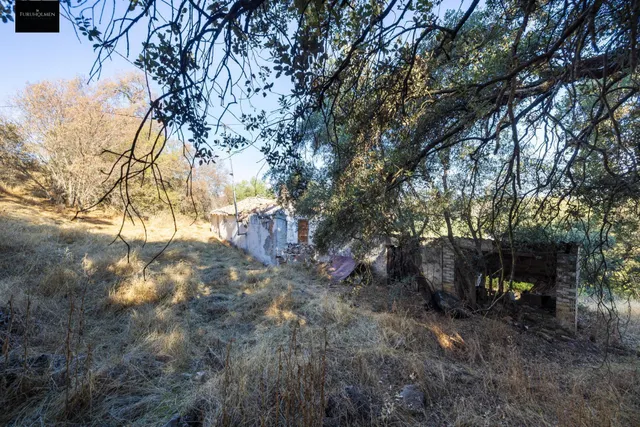 En uno de los pueblos más bonitos de España, finca ideal para rehabilitar y usar como alojamiento turístico — 18