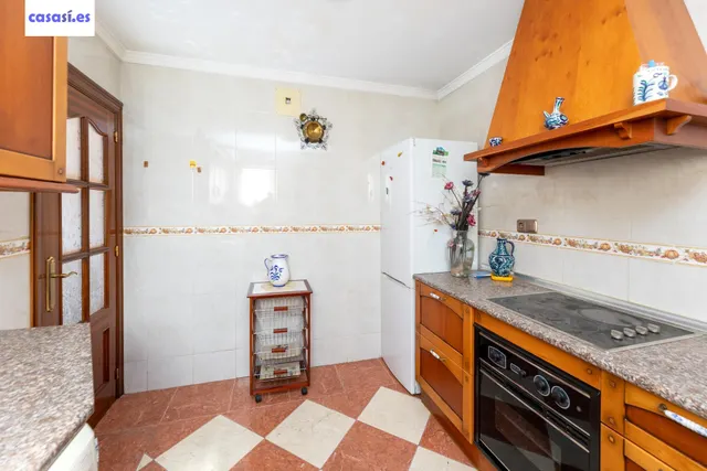 Local + vivienda en Avda. Cadiz — 19
