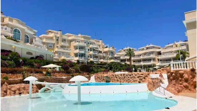 Piso con terraza, garaje y piscina en Guardamar del Segura