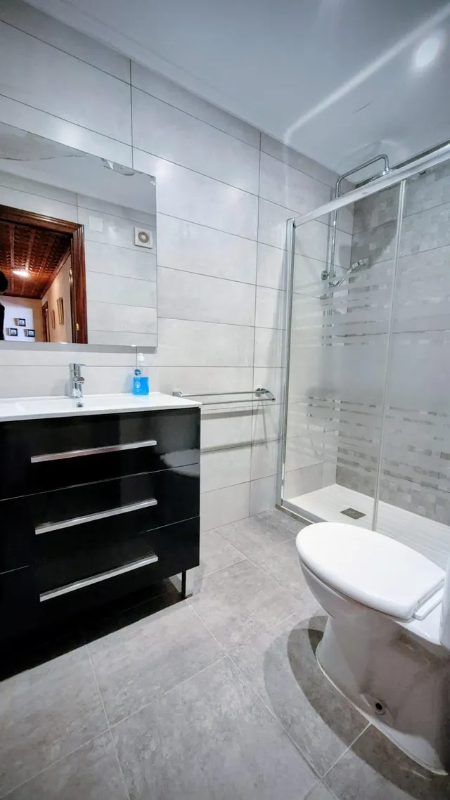 ¡SUPER PRECIO! APARTAMENTO EN PRIMERA LINEA DE PLAYA CON VISTAS AL MAR + PISCINA COMUNITARIA — 9