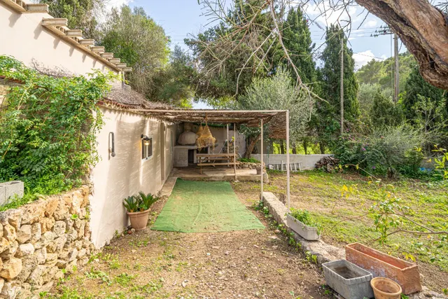 Finca rústica con terreno y casa reformada — 27