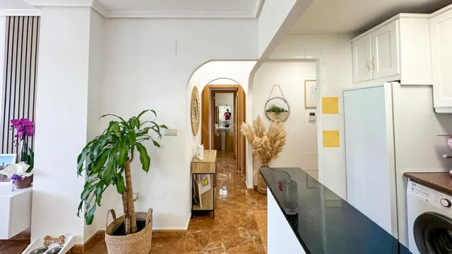 Apartamento 2 habitaciones 70m² en venta - Avenida del puert - foto 4