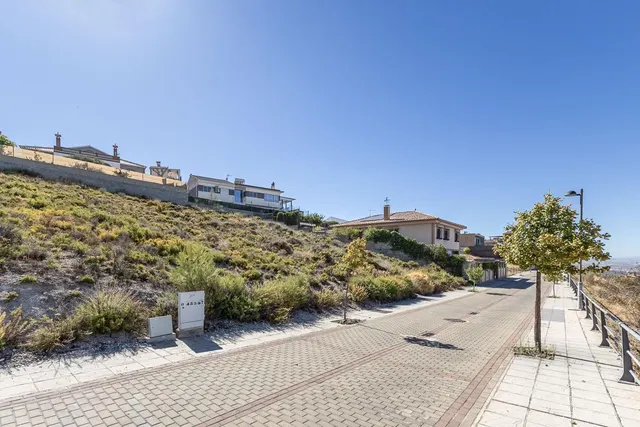 Solar en venta en la Zubia — 2
