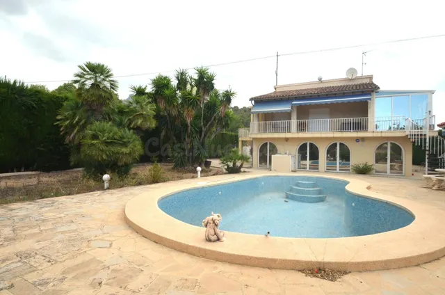 SE VENDE MAGNIFICA VILLA EN LA NUCIA — 3