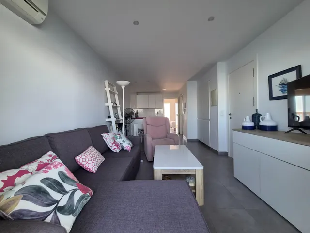 Apartamento situado en la urbanización Torre Luquillo, en el kilómetro 5,5 de La Manga del Mar Menor, que destaca por sus impresionantes vistas tanto al Mar Menor como al mar Mediterráneo. — 8
