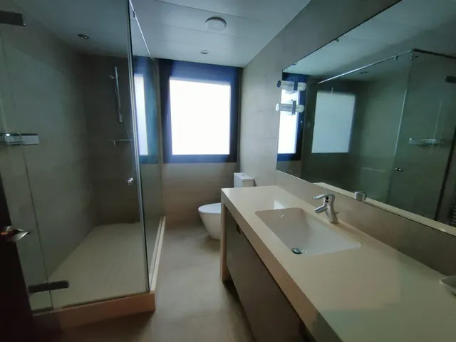 Exclusiva villa de lujo en Ciutat Diagonal, Esplugues de Llobregat, con vistas panorámicas a Barcelona y al mar — 45
