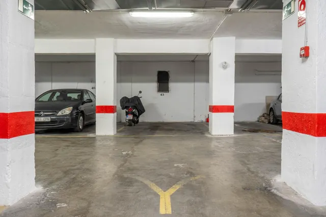 Alquiler plaza de aparcamiento para moto en Arabial — 29
