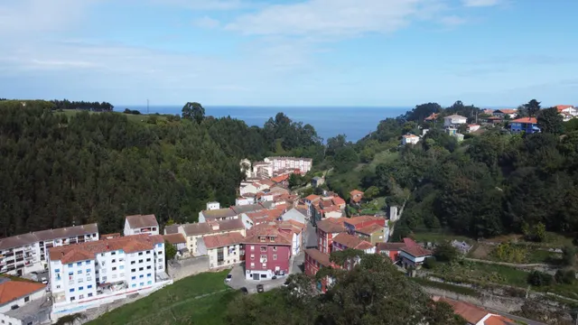 OPORTUNIDAD PARA PROMOTORES, CONSTRUCTORES E INVERSORES EN CUDILLERO — 47