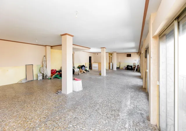 Gran oportunidad, edificio a la venta en barrio de Monachil. — 21