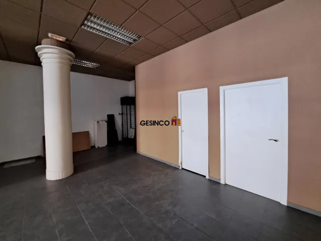 LOCAL CÉNTRICO DISPONIBLE EN VENTA O ALQUILER — 8