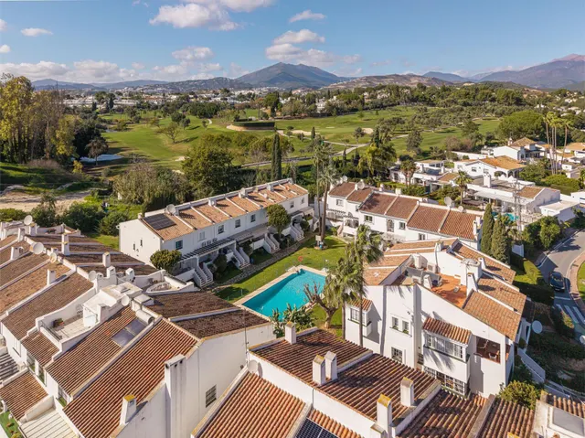 TOWNHOUSE EN NUEVA ANDALUCIA, ALOHA GOLF MARBELLA — 26