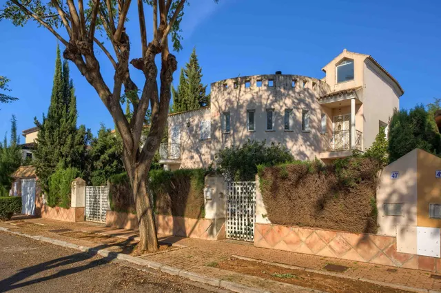 Chalet independiente en la prestigiosa urbanización El Zaudí