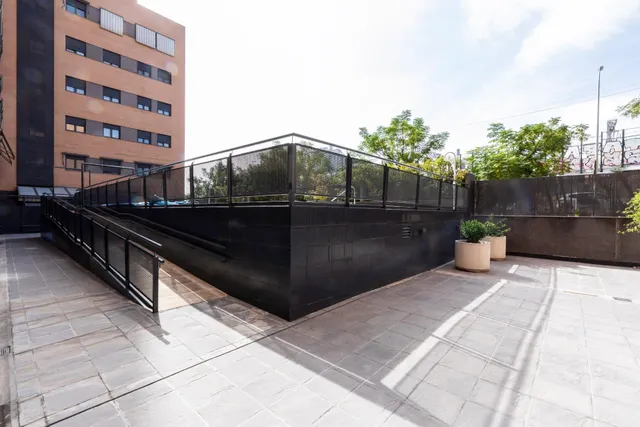 ÁTICO CON TERRAZA, GARAJE Y TRASTERO EN ADELFAS – 2 DORMITORIOS, 2 BAÑOS, PISCINA Y GIMNASIO — 26