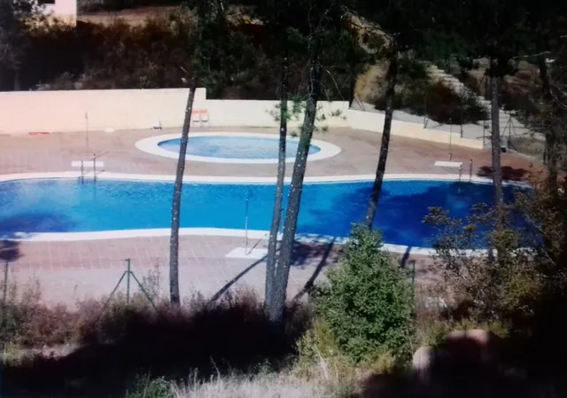 ESTUPENDO CHALET EN EN URB LAS JARAS JUNTO AL EMBALSE LA ENCANTADA , HIPOTECABLE! — 8