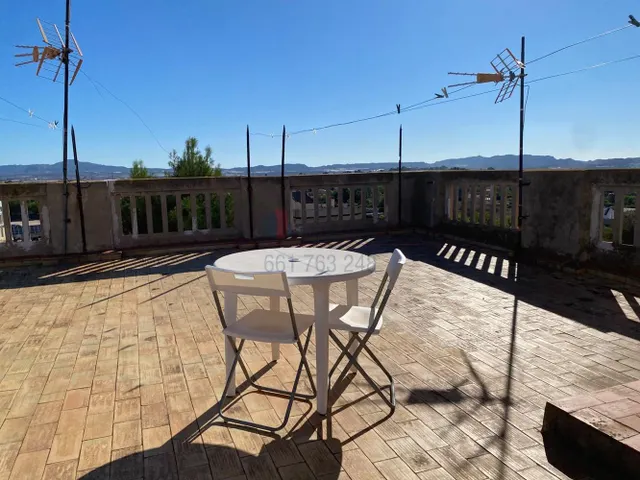 Piso totalmente exterior con vistas despejadas y mucho luz natural. — 26