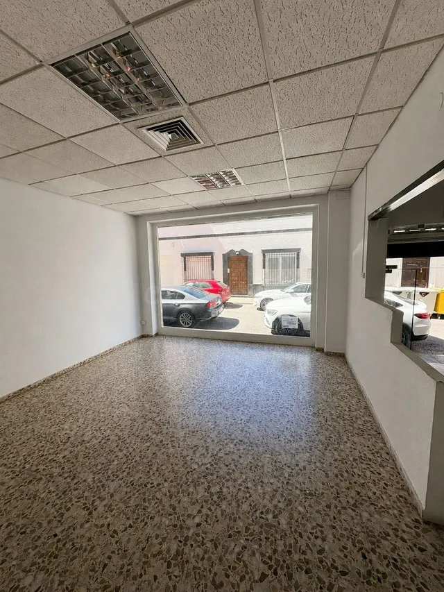 LOCAL COMERCIAL Y DE NEGOCIOS EN ZONA CENTRO DE ALMENDRALEJO