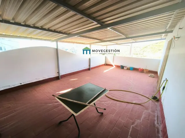 VENTA DE CASA CON LOCAL COMERCIAL — 9