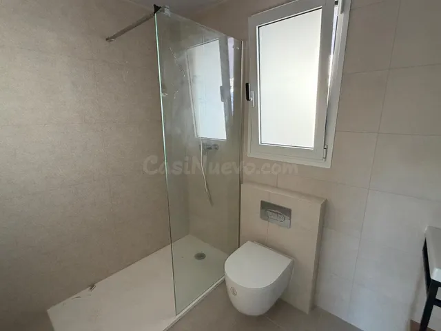 Cuenta con zonas comunes pensadas para el disfrute y la relajación: piscina para adultos, gastrojardín, un gimnasio completo y un spa con sauna. — 2