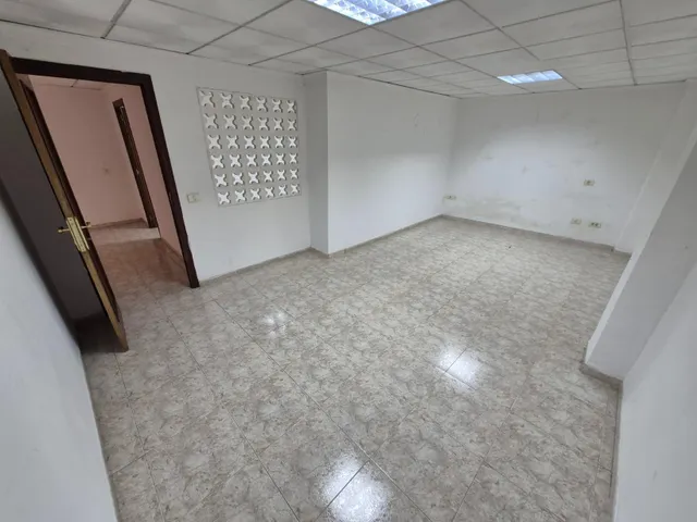 Local Comercial  - Oportunidad Única — 12