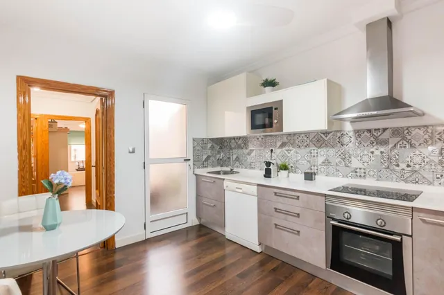 Casa con garaje de 106 m2, buhardilla y 3 plantas en el centro de molina — 9