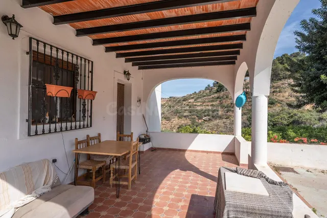 Casa con parcela en perfecto estado - foto 2