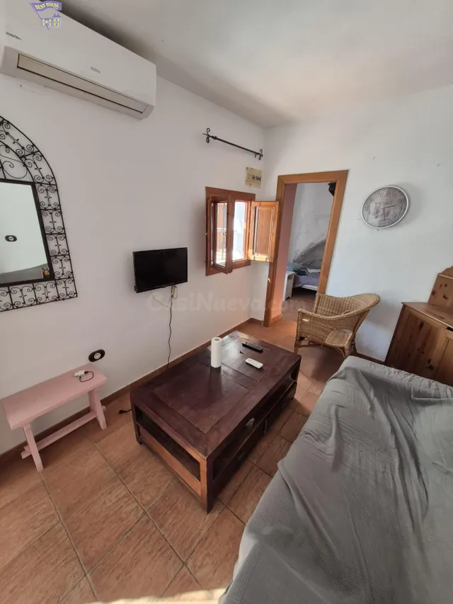 SE VENDE CASA EN PATIO DE VECINOS EN ZONA CASCO ANTIGUO - foto 2