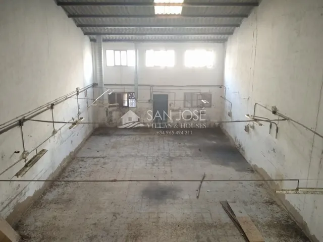 NAVE EN VENTA EN ELCHE, PARA CONSTRUIR O NEGOCIO — 3