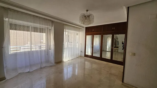 Se Vende Casa de Tres Plantas con garaje doble y trastero. — 33