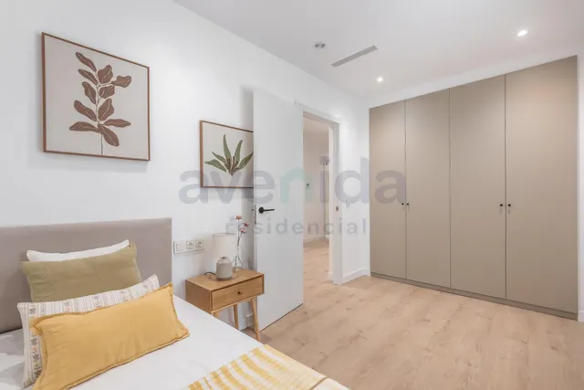 Elegante vivienda reformada de 3 dormitorios en Calle Bailén — 25
