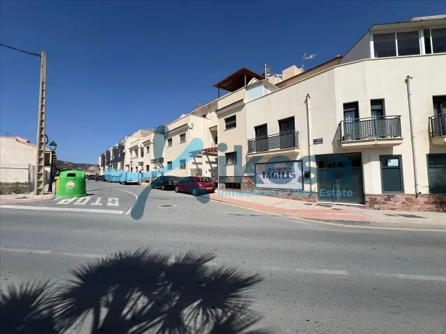 VENTA DE ADOSADO EN TÍJOLA (ALMERÍA)